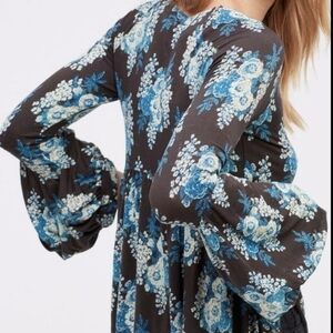 Free people Speak Easy floral bubble bell sleeves Bohemian tunic top